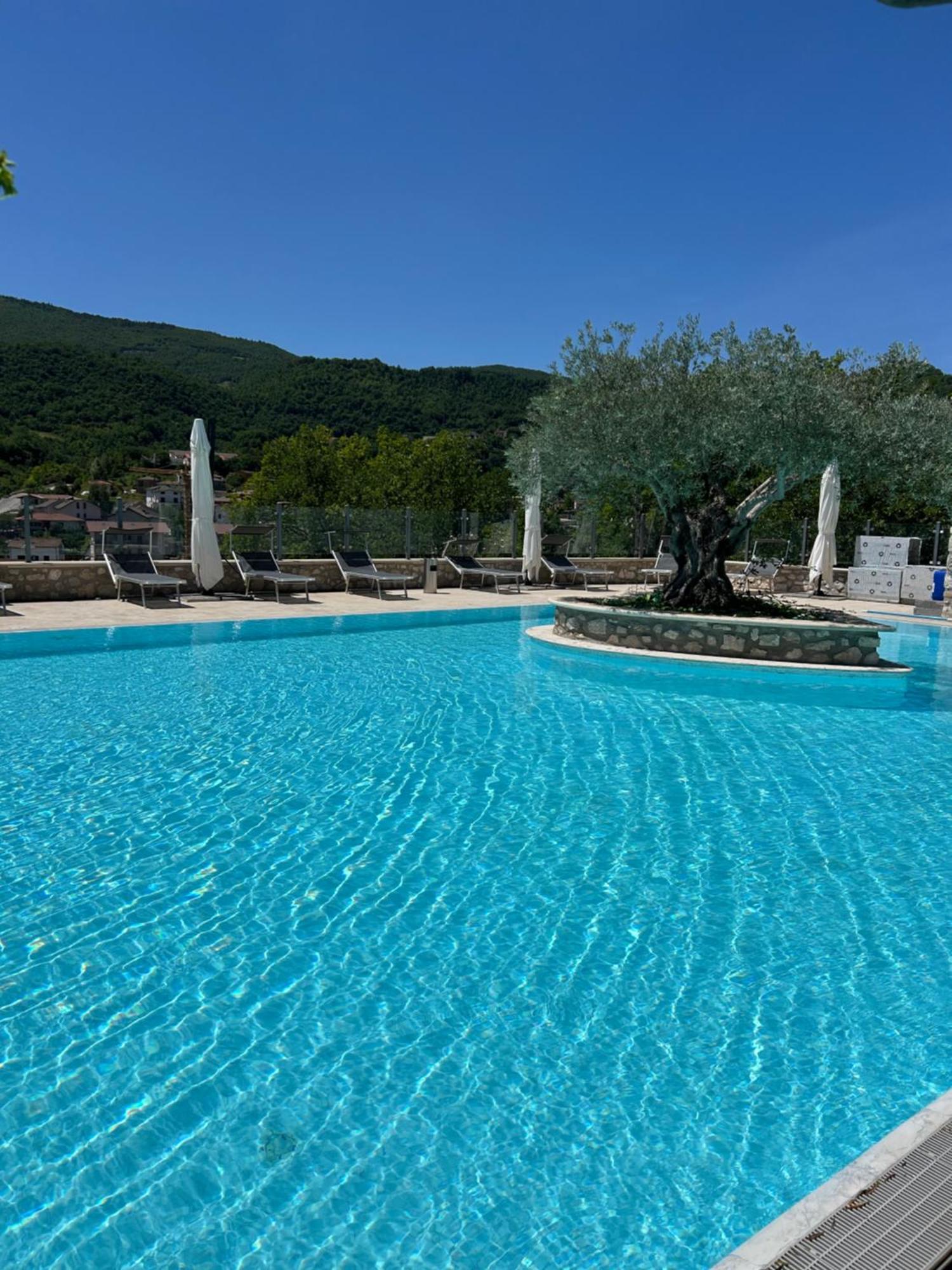Hotel Gans Cascia Bagian luar foto